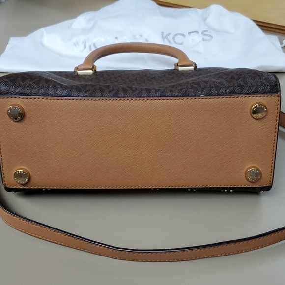 Michael Kors | Purse - Picture 5 of 6